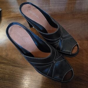 AEROSOLES Black Open-Toe Slip-On Heeled Mules